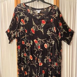 Pretty full cut flounce dress.